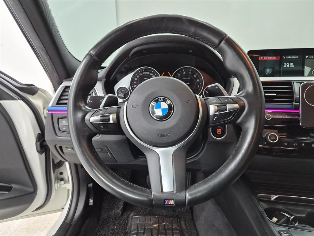 BMW 3-Series — photo 07