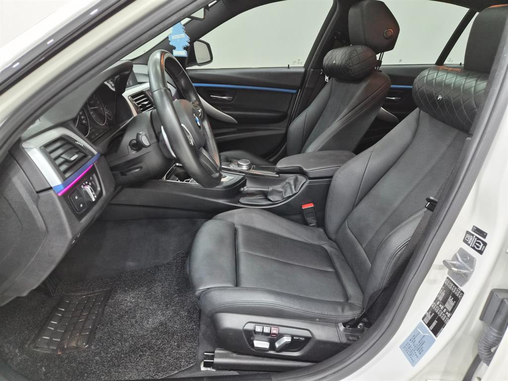 BMW 3-Series — photo 09