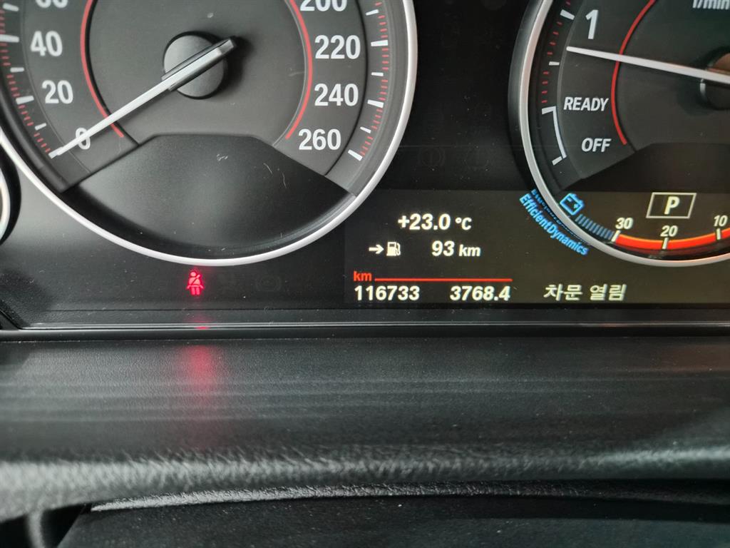 BMW 3-Series — photo 11