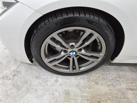 BMW 3-Series — photo 17