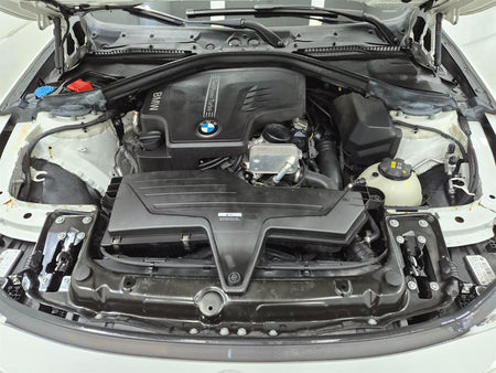 BMW 3-Series — photo 18