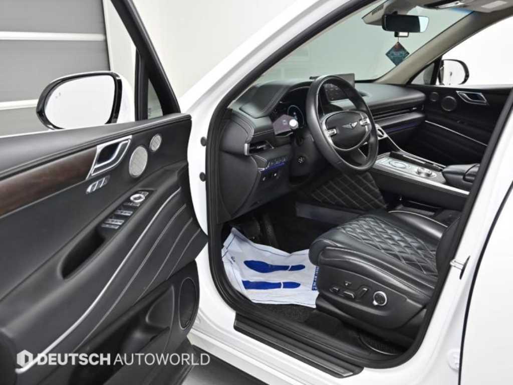 Genesis GV80 — photo 11