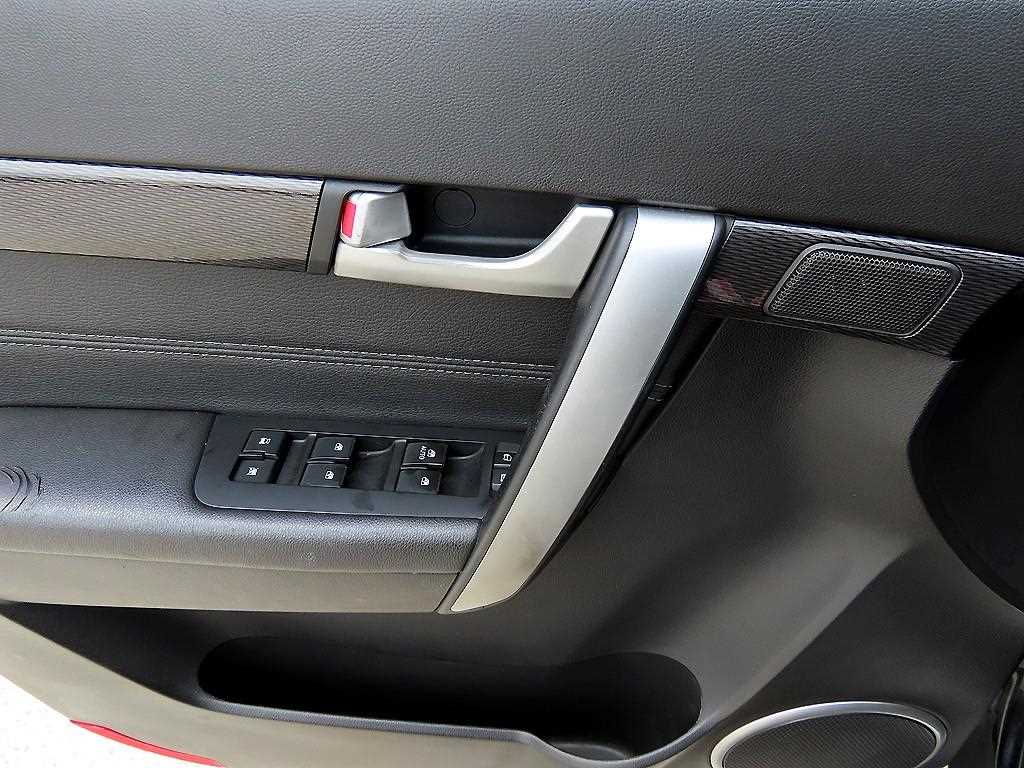 CHEVROLET Captiva — photo 11