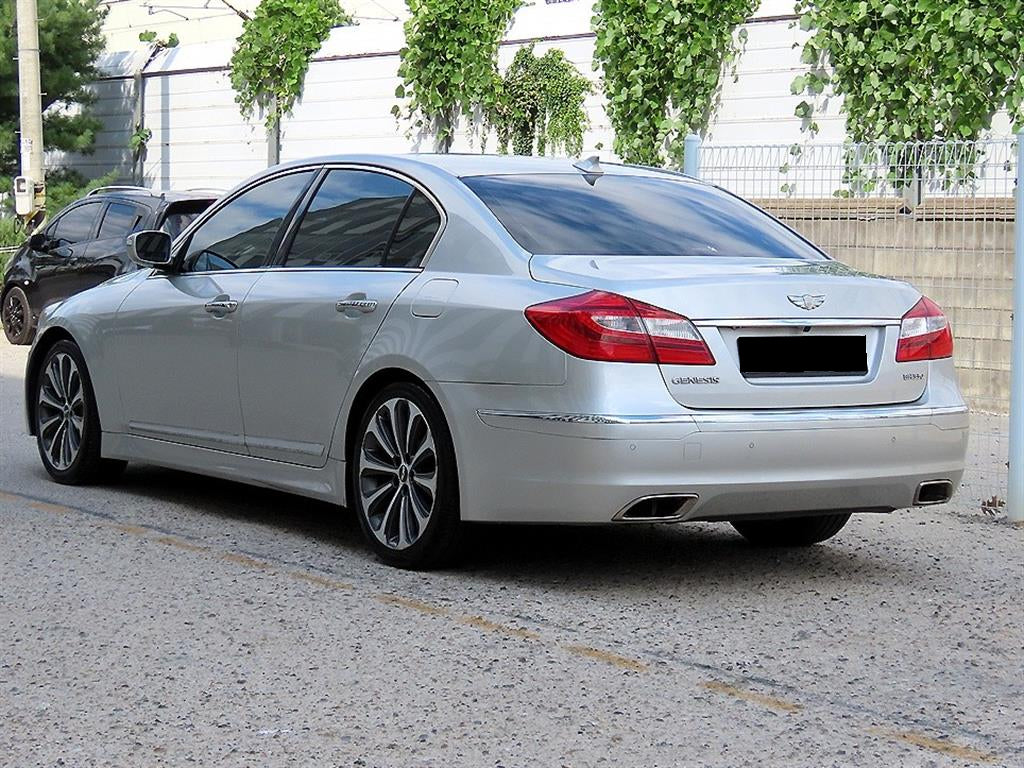 Hyundai Genesis — photo 03
