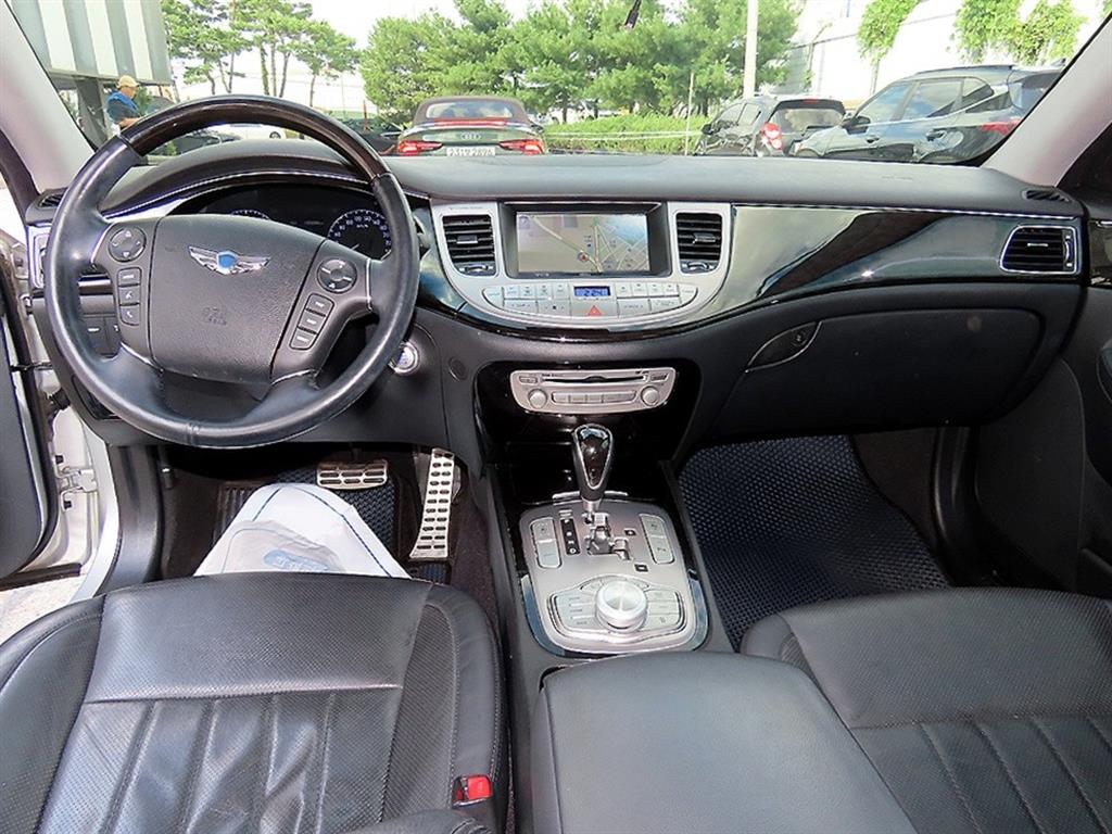 Hyundai Genesis — photo 07