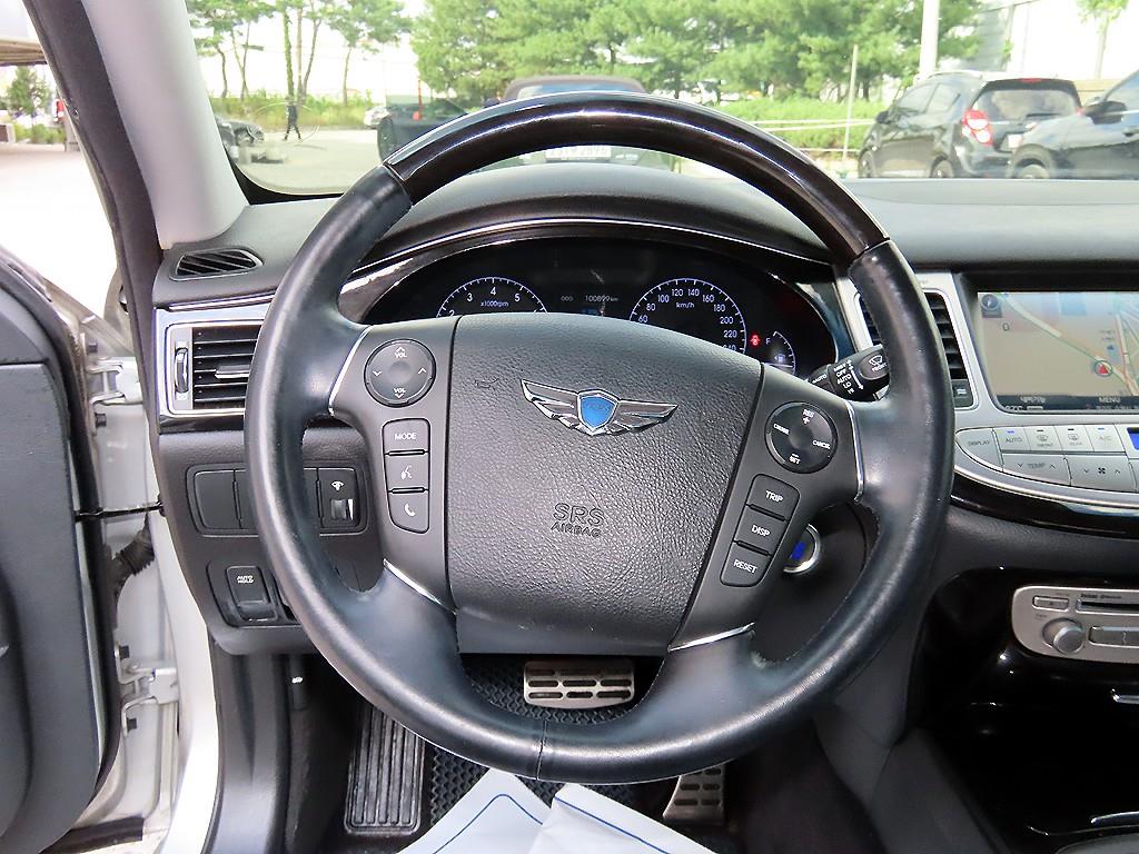 Hyundai Genesis — photo 08