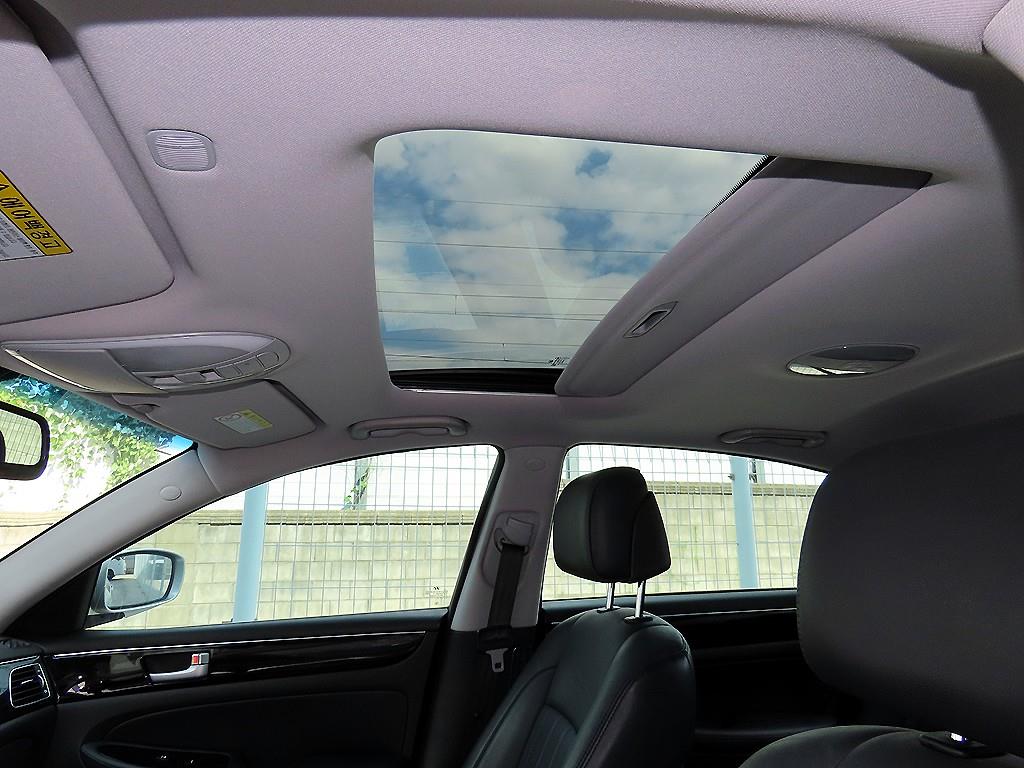 Hyundai Genesis — photo 17