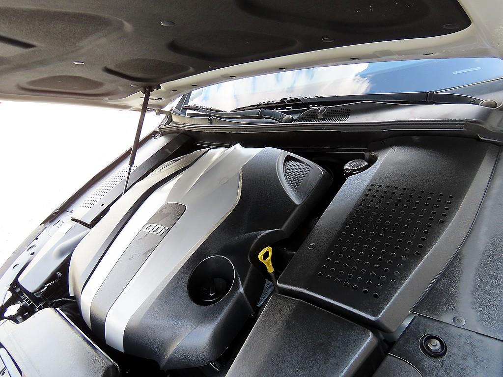 Hyundai Genesis — photo 19