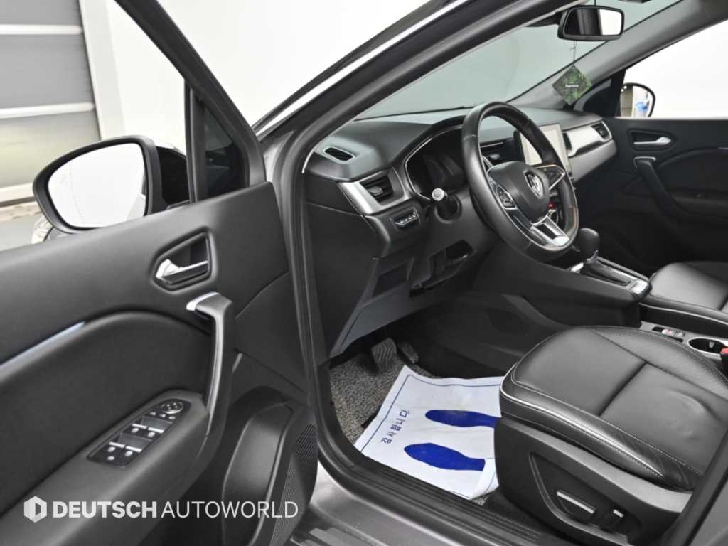RENAULT Captur — photo 11