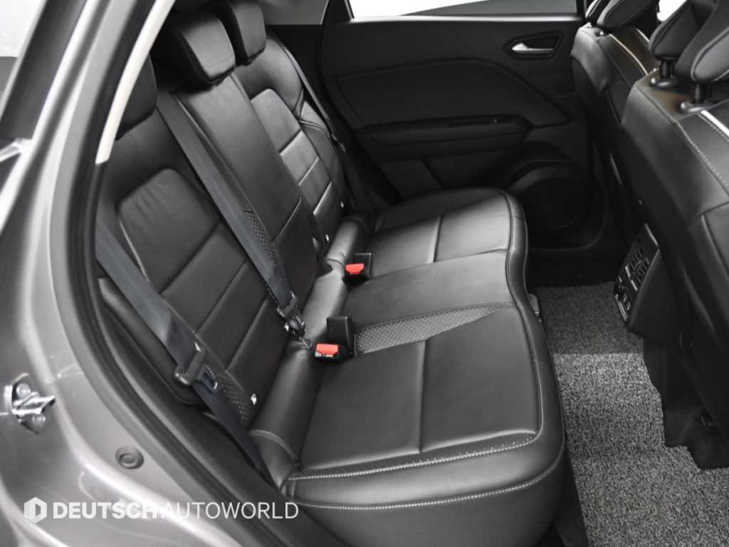 RENAULT Captur — photo 12