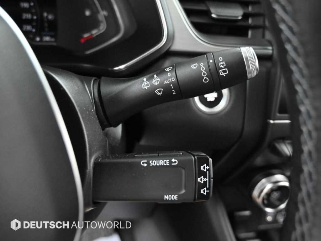 RENAULT Captur — photo 16