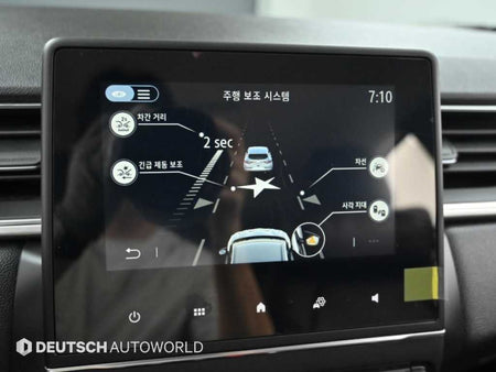 RENAULT Captur — photo 17