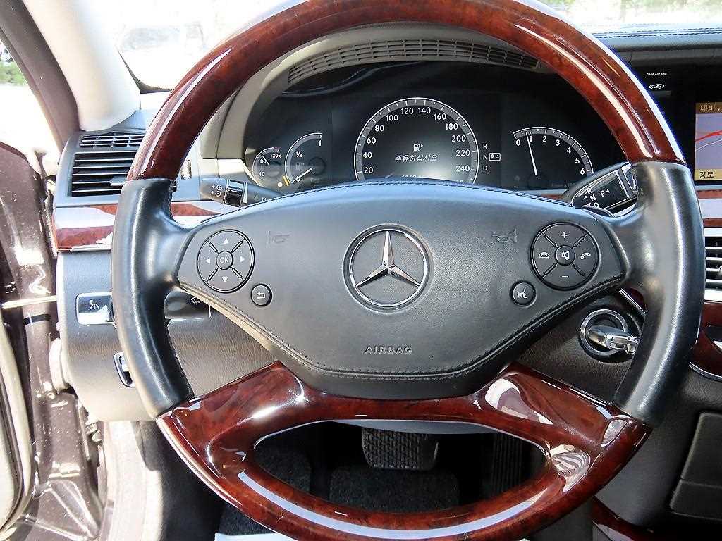 Mercedes-Benz S-Class — photo 08