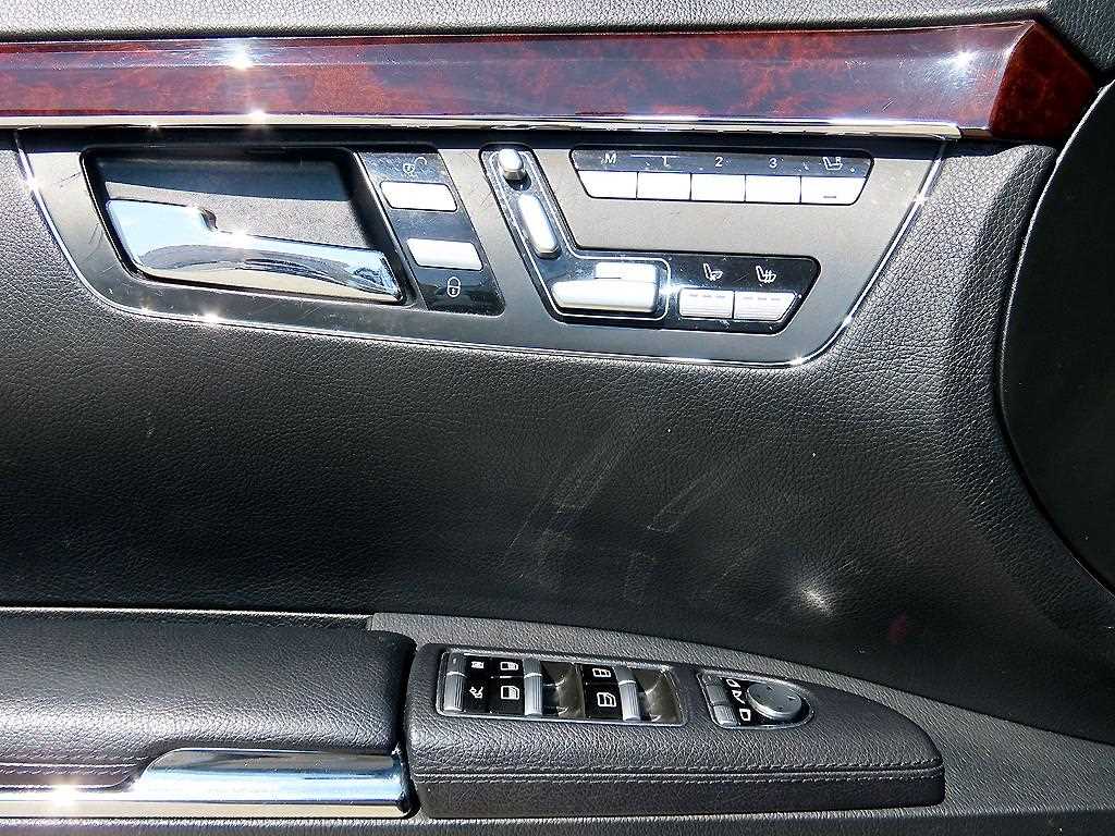 Mercedes-Benz S-Class — photo 12