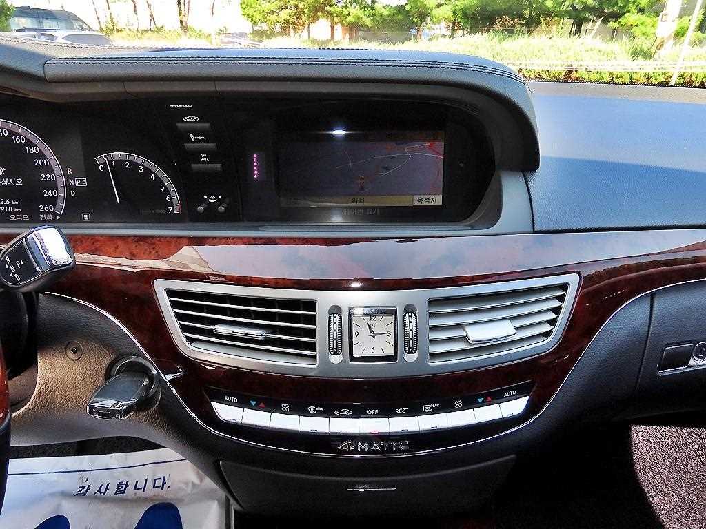 Mercedes-Benz S-Class — photo 14