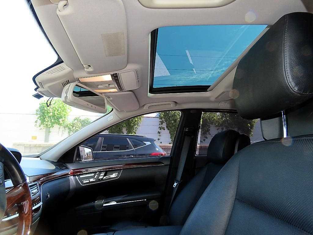 Mercedes-Benz S-Class — photo 16