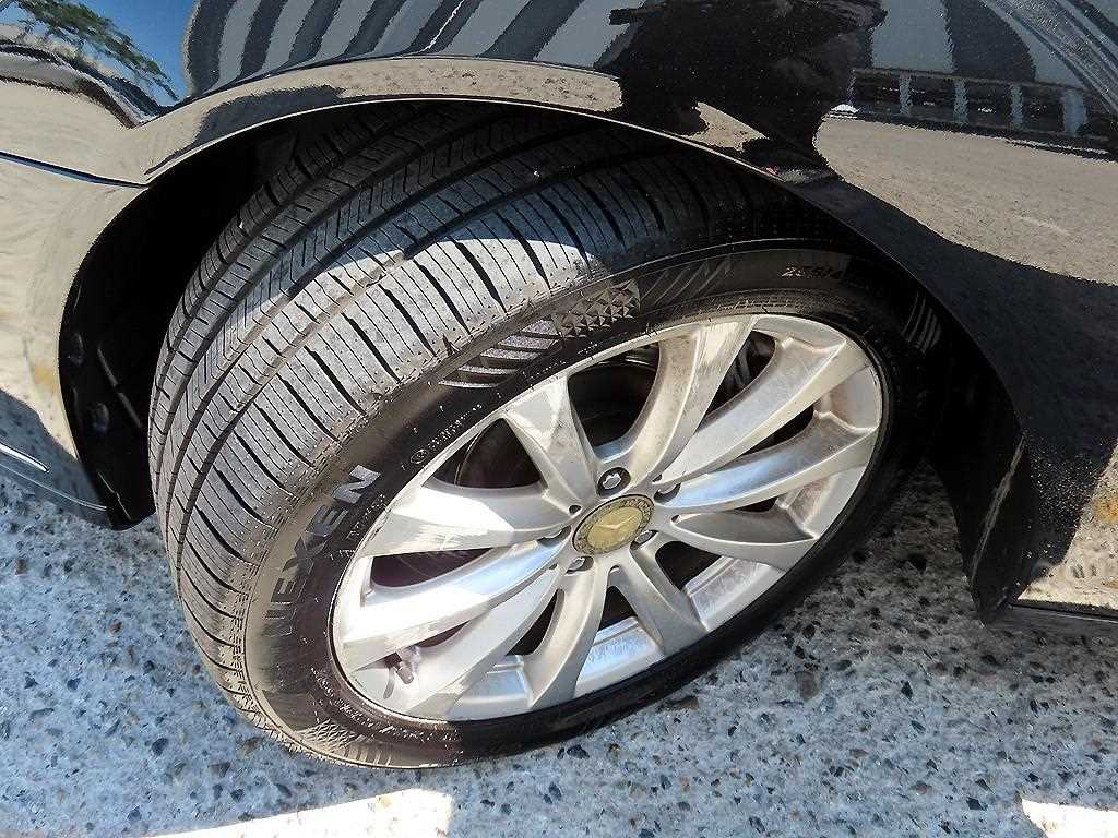 Mercedes-Benz S-Class — photo 20