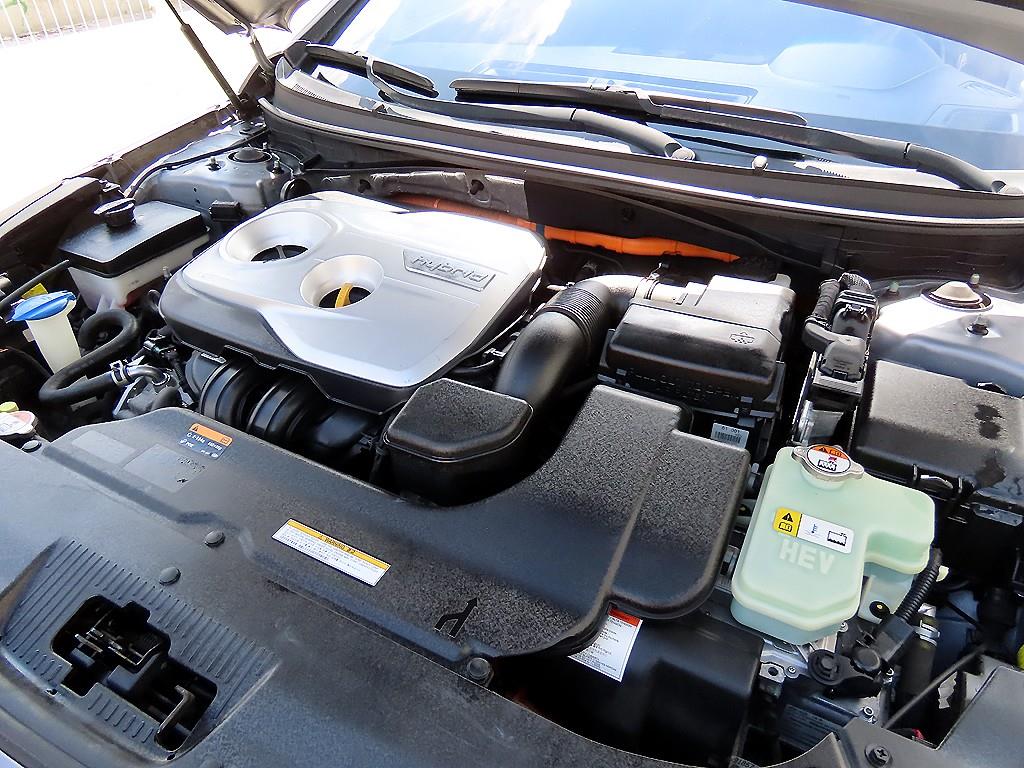 Hyundai Sonata — photo 19