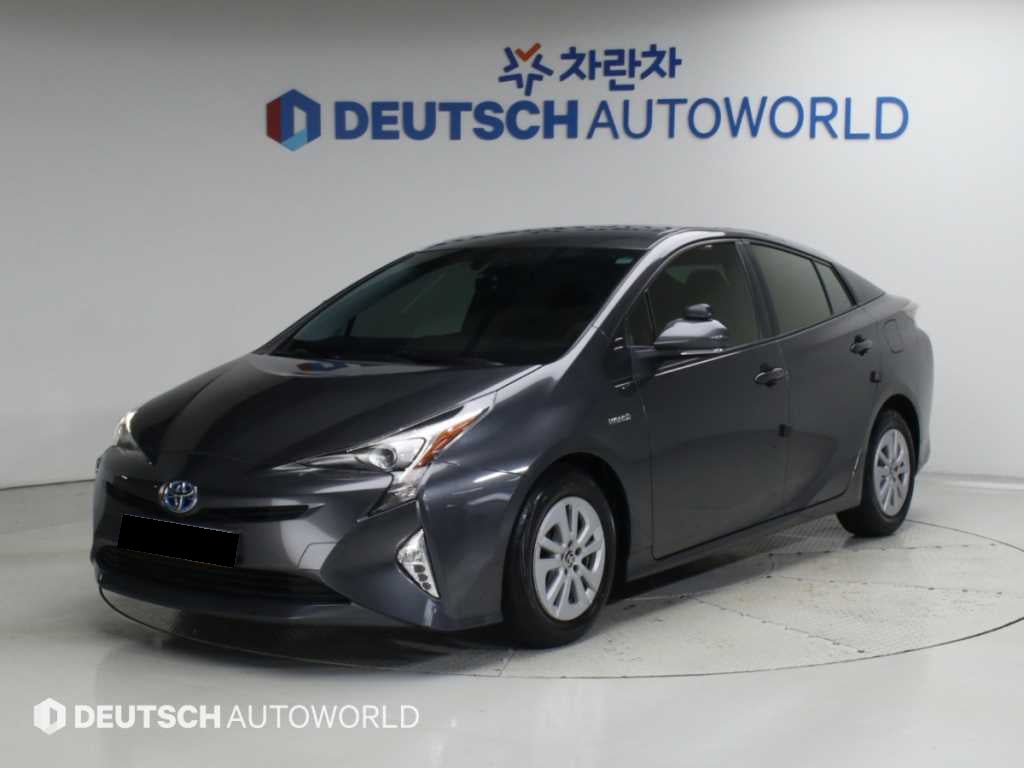 Toyota Prius — photo 01