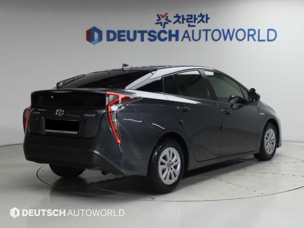 Toyota Prius — photo 02