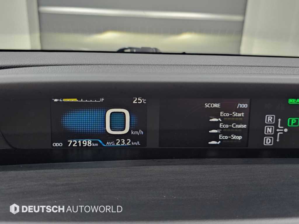 Toyota Prius — photo 08