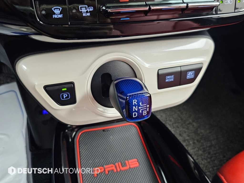 Toyota Prius — photo 09