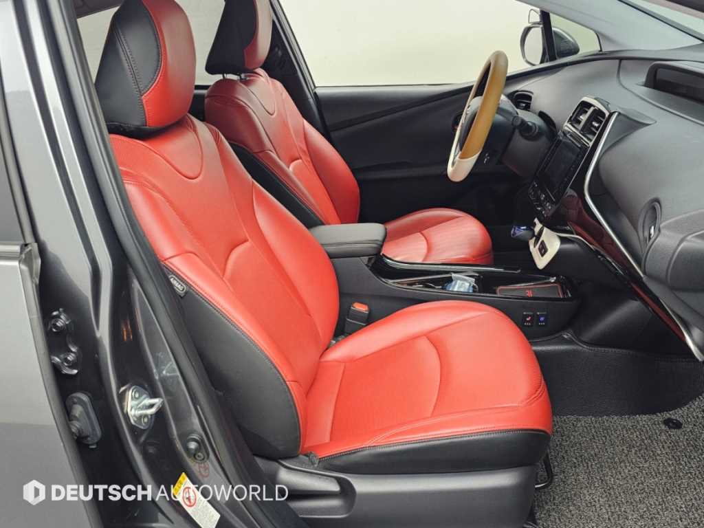 Toyota Prius — photo 10