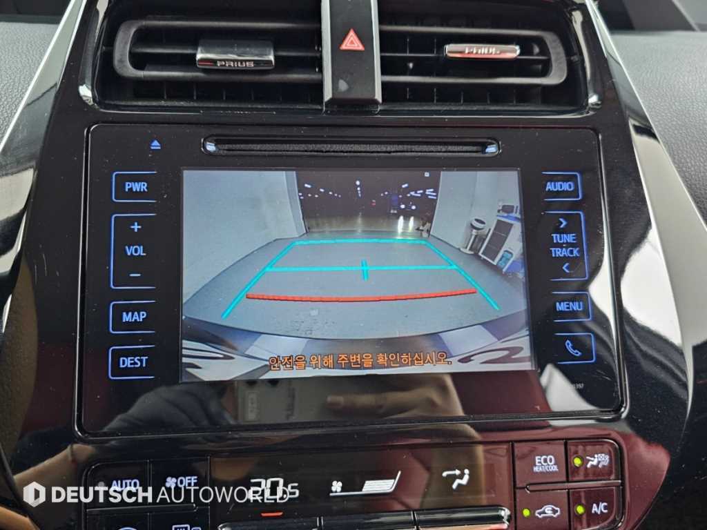 Toyota Prius — photo 15