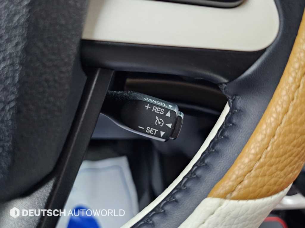 Toyota Prius — photo 17