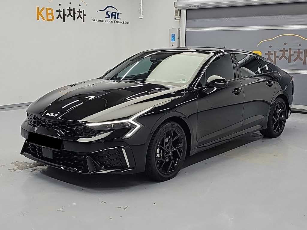 Kia K5 — photo 01