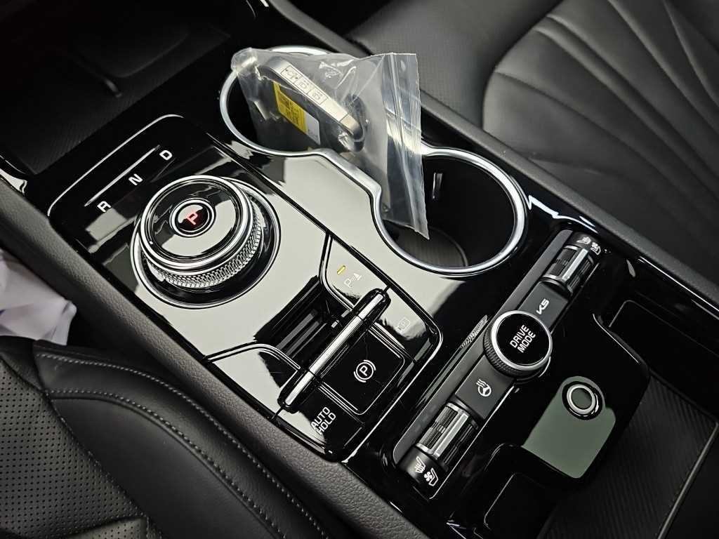 Kia K5 — photo 08