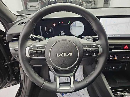 Kia K5 — photo 09