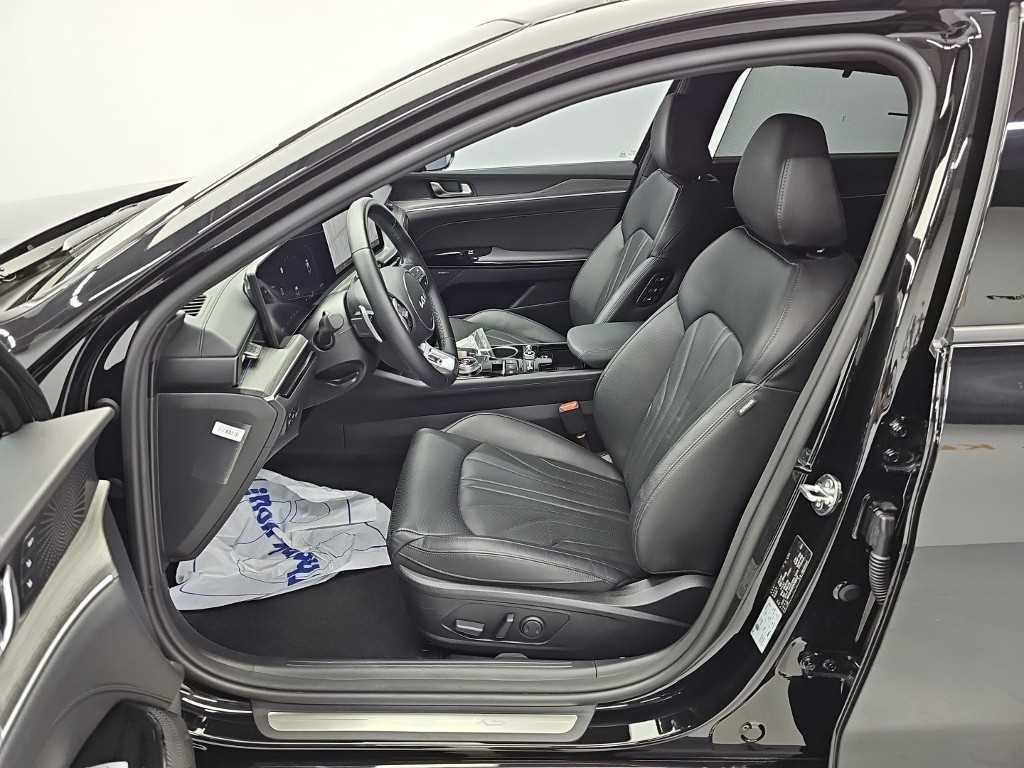 Kia K5 — photo 11