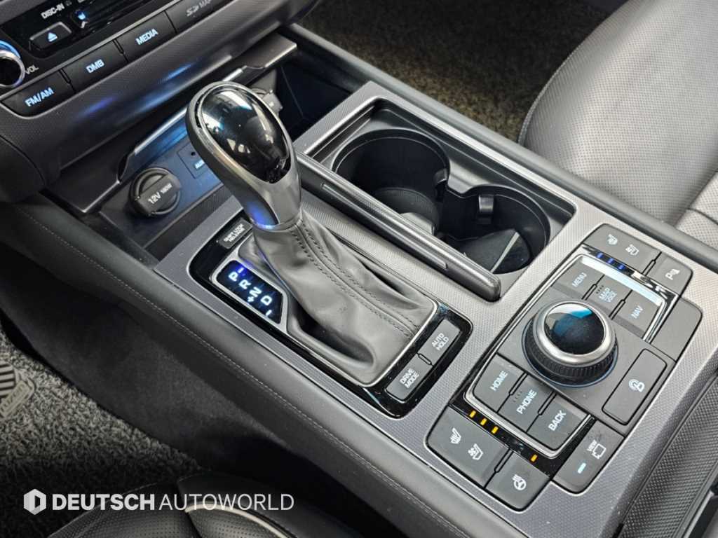 Hyundai Genesis — photo 09