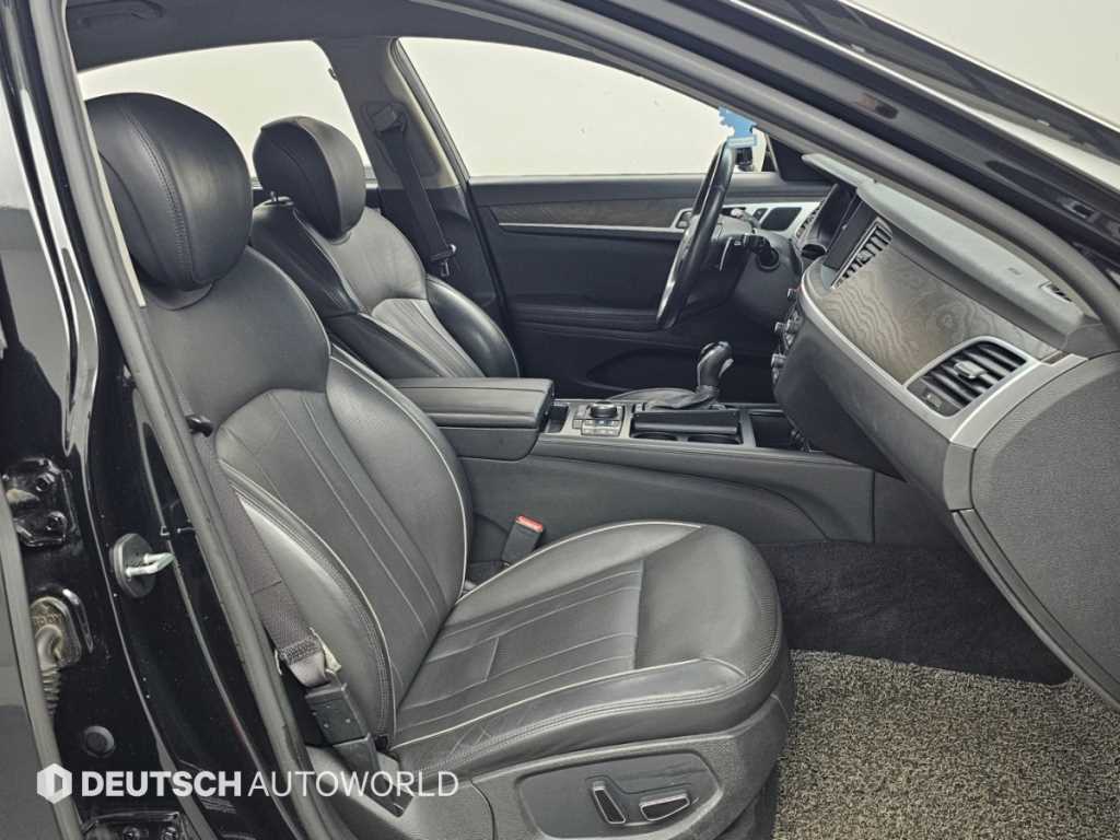 Hyundai Genesis — photo 10