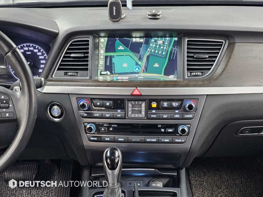 Hyundai Genesis — photo 14