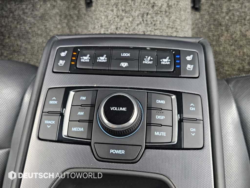 Hyundai Genesis — photo 16