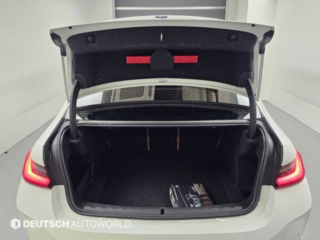 BMW 3-Series — photo 19