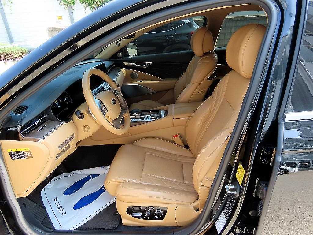 Kia K9 — photo 05