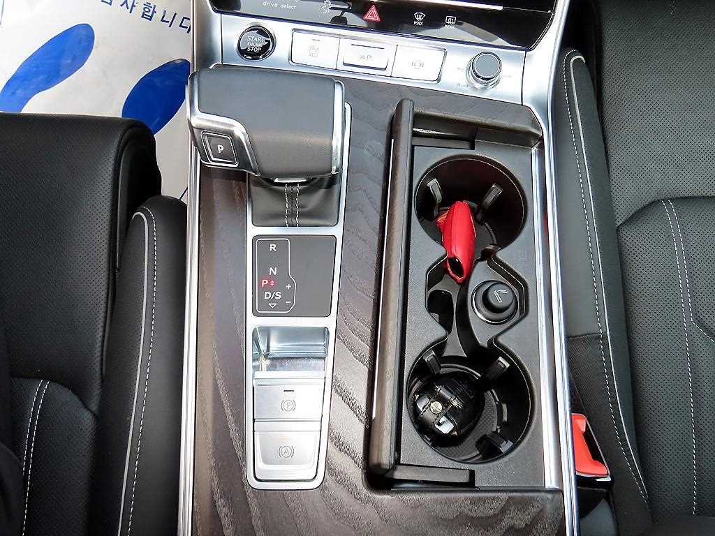 Audi A6 — photo 11