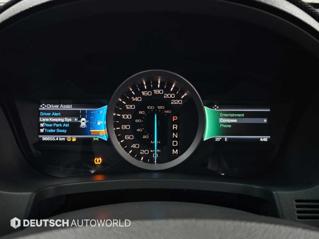 Ford Explorer — photo 08
