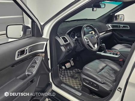 Ford Explorer — photo 11