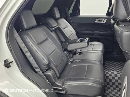 Ford Explorer — photo 12