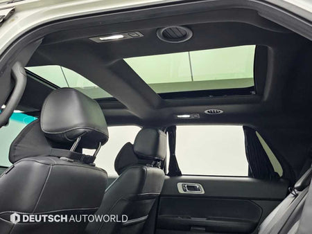 Ford Explorer — photo 18