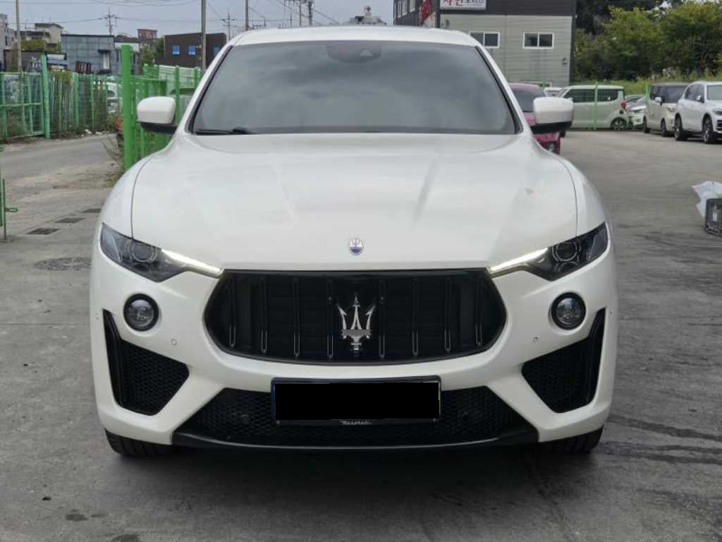 Maserati Levante — photo 01