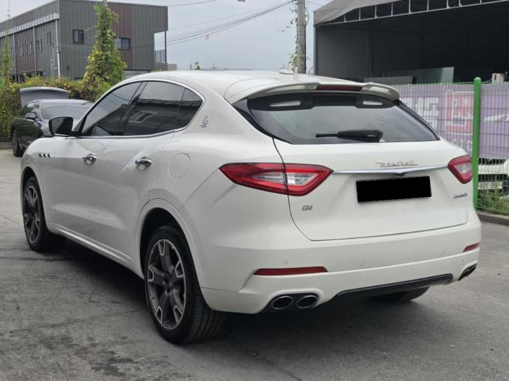 Maserati Levante — photo 03