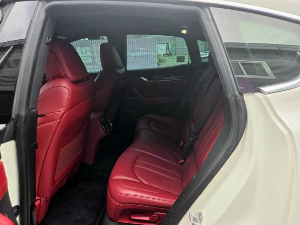 Maserati Levante — photo 06