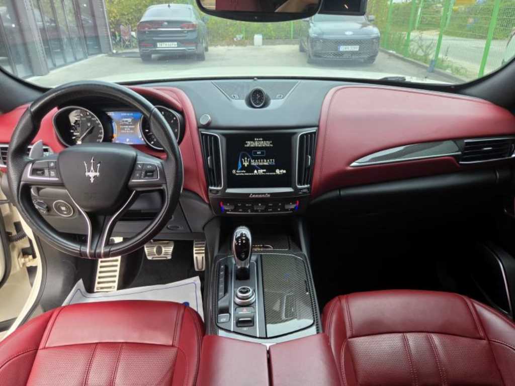 Maserati Levante — photo 07