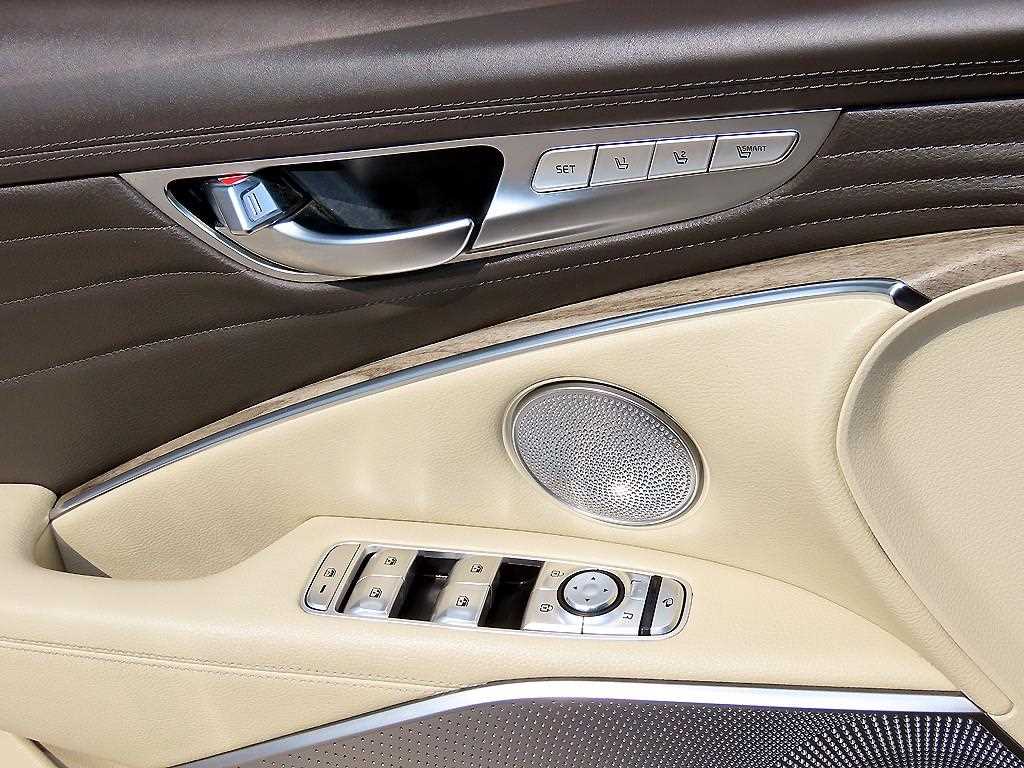 Kia K9 — photo 11