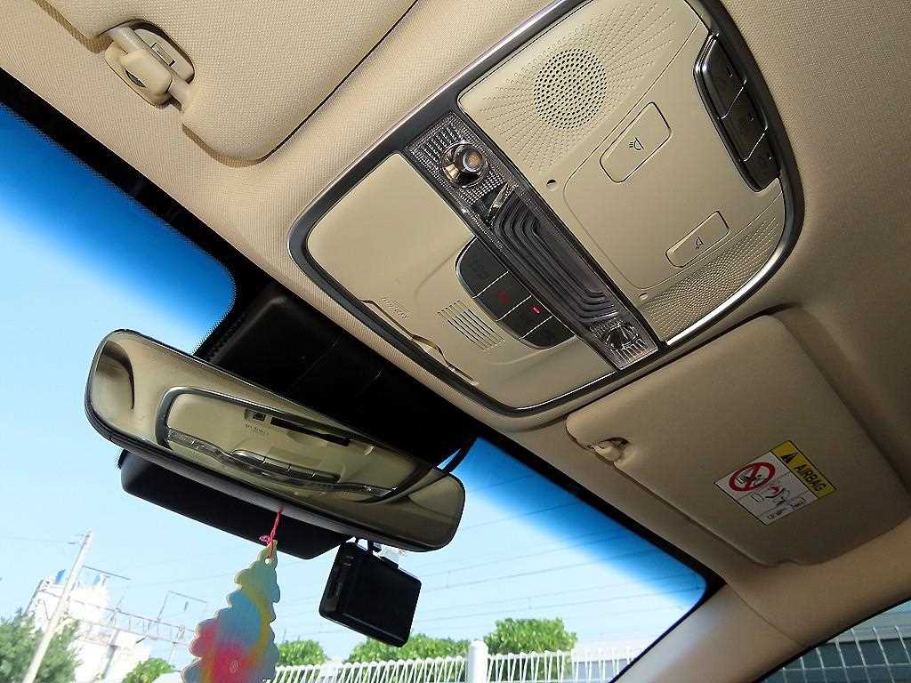 Kia K9 — photo 16